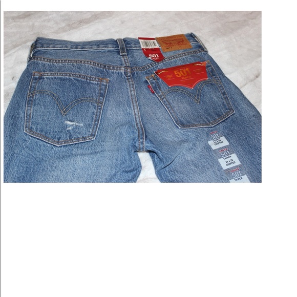 Floral Embroidered Levi’s NWT - Picture 4 of 6